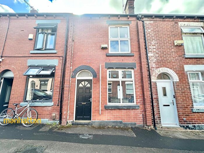 3 Bedroom Terraced House For Sale In Vincent Street, Gilnow, Bolton, BL1