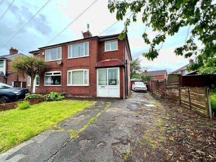 3 Bedroom House To Rent In Windmill Lane, Dane Bank, M34