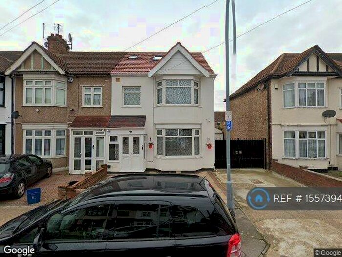 5 Bedroom Semi-Detached House To Rent In Mansted Gardens, Romford, RM6