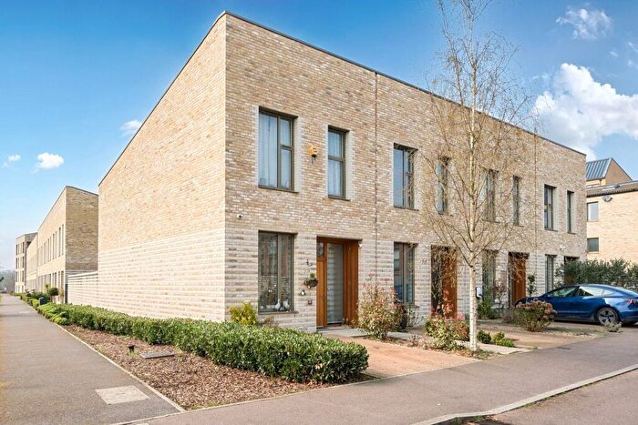 3 Bedroom End Of Terrace House To Rent In Skye Lane, Edgware, HA8