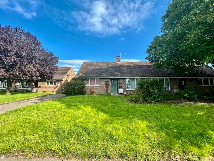 1 Bedroom Semi-Detached Bungalow For Sale In Moorend Lane, Slimbridge, Gloucester, GL2