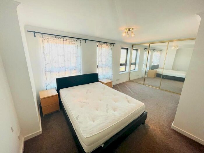 2 Bedroom Flat To Rent In Free Trade Wharf, The Highway, London, E1W