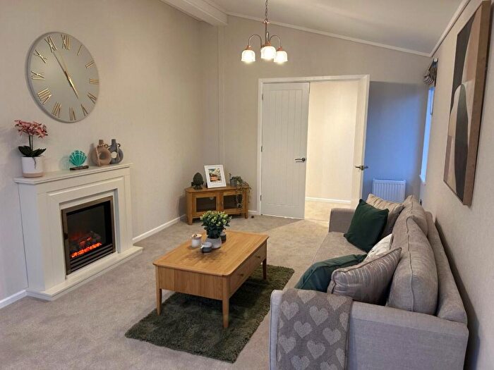 2 Bedroom Park Home For Sale In The Majestic Sandy Bay, SS8