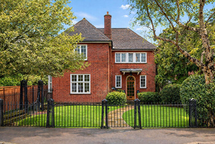 5 Bedroom Detached House For Sale In Wyndlawn, St. Mary's Avenue, Wanstead, E11