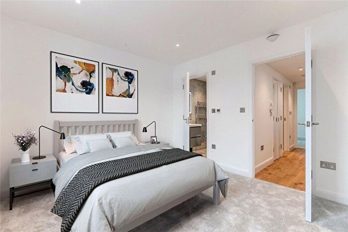 5 Bedroom Terraced House To Rent In Redfield Lane, London, SW5