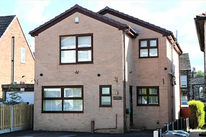 3 Bedroom Detached House To Rent In Gladstone Crescent, Rawdon, Leeds, West Yorkshire, LS19