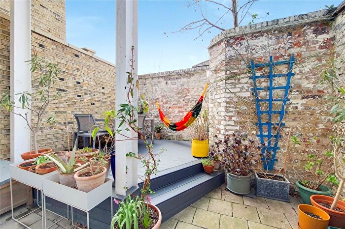 1 Bedroom Flat To Rent In Lambourn Road, Clapham, SW4