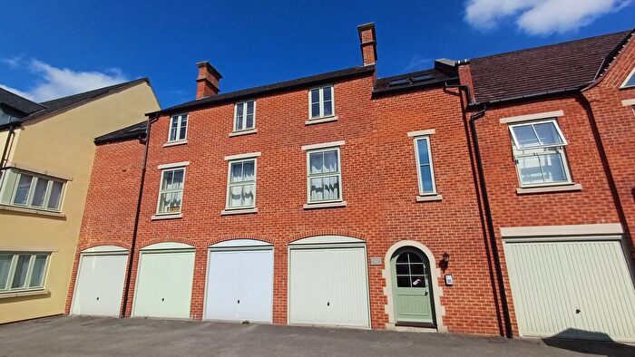 2 Bedroom Flat To Rent In Station Road, Moreton-In-Marsh, GL56