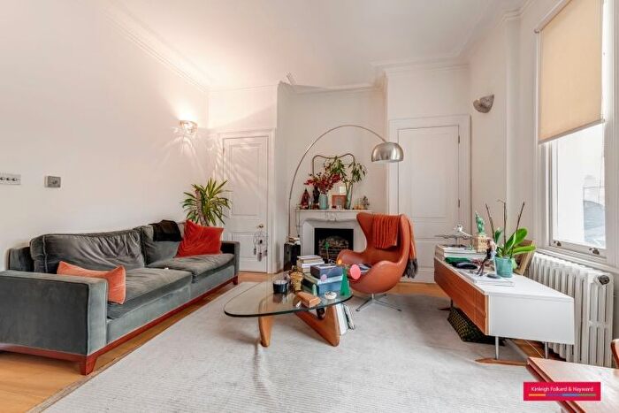 2 Bedroom Flat To Rent In Blenheim Crescent, London, W11
