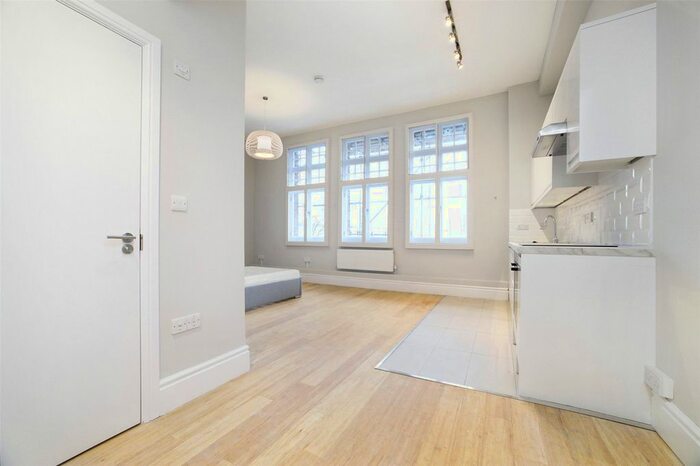 Studio To Rent In Egerton Gardens, Knightsbridge, London, SW3