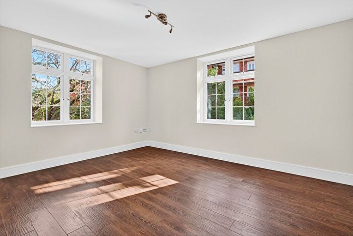 2 Bedroom Flat To Rent In Halton Road, London, N1