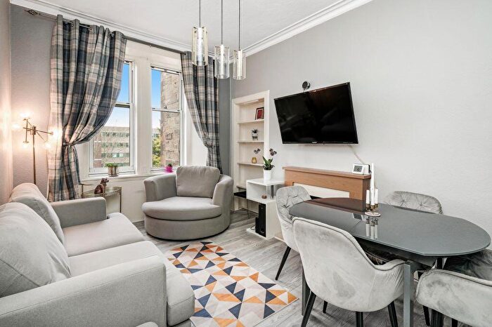 2 Bedroom Flat For Sale In / Hillend Place, Meadowbank, Edinburgh, EH8