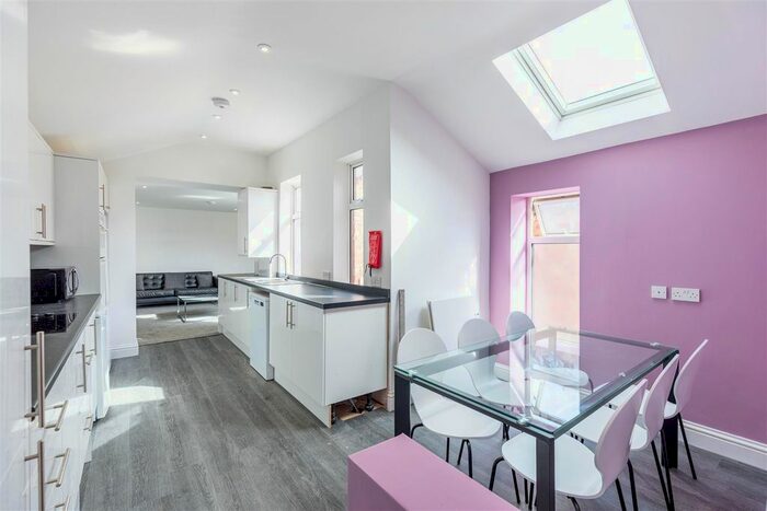 6 Bedroom Maisonette To Rent In Tavistock Road, Jesmond, Newcastle Upon Tyne, NE2