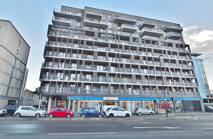 1 Bedroom Apartment For Sale In Windsor Road, Slough, SL1