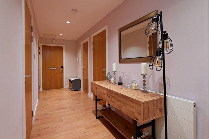 2 Bedroom Flat For Sale In Castlebank Place, Glasgow Harbour, Glasgow, G11