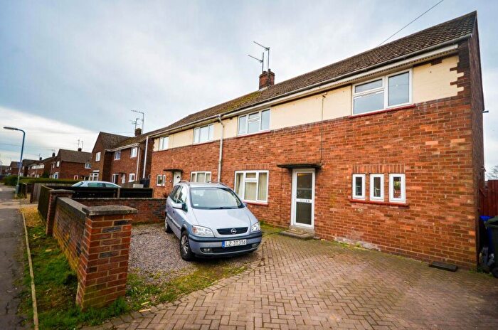 3 Bedroom Semi-Detached House To Rent In Woad Farm Road, Boston, PE21