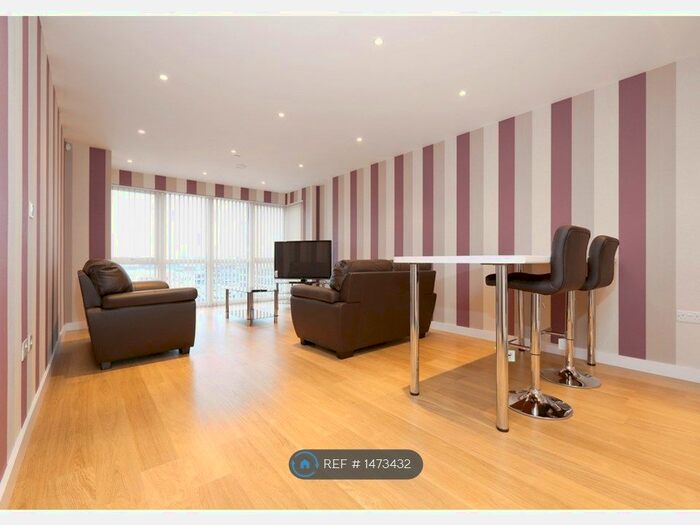 2 Bedroom Flat To Rent In Railway Terrace, Slough, SL2