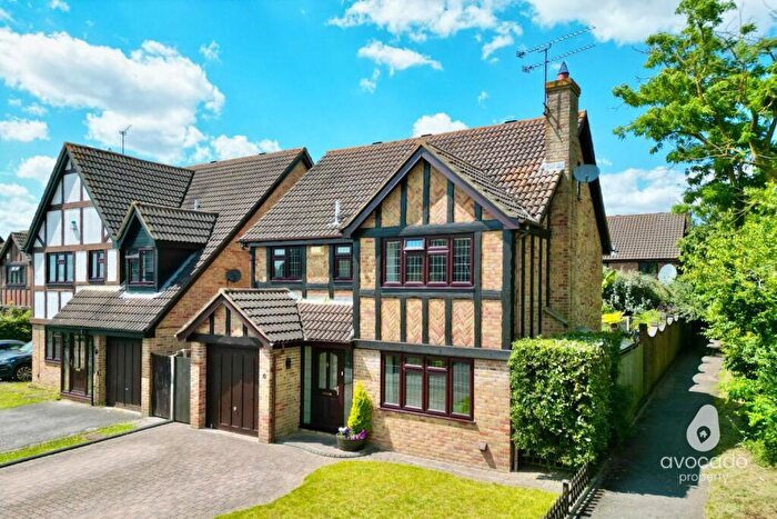 5 Bedroom Detached House For Sale In Wickford Way, Lower Earley, RG6