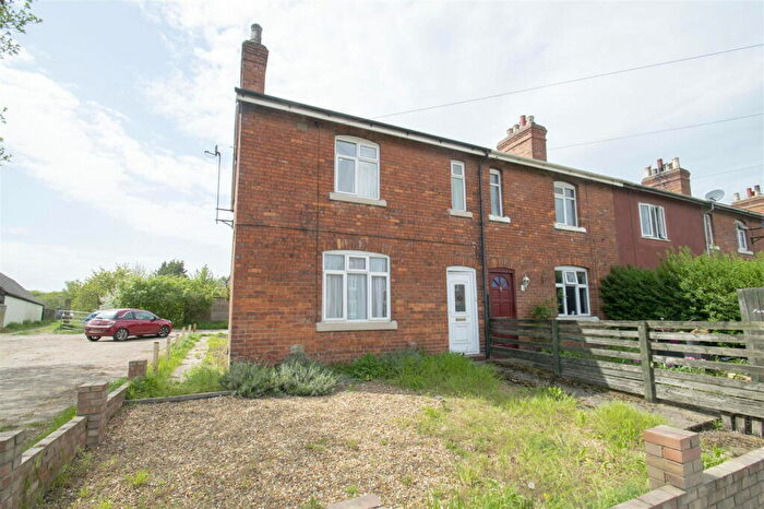 2 Bedroom Cottage To Rent In Ampthill Road, Kempston Hardwick, Bedford, MK45