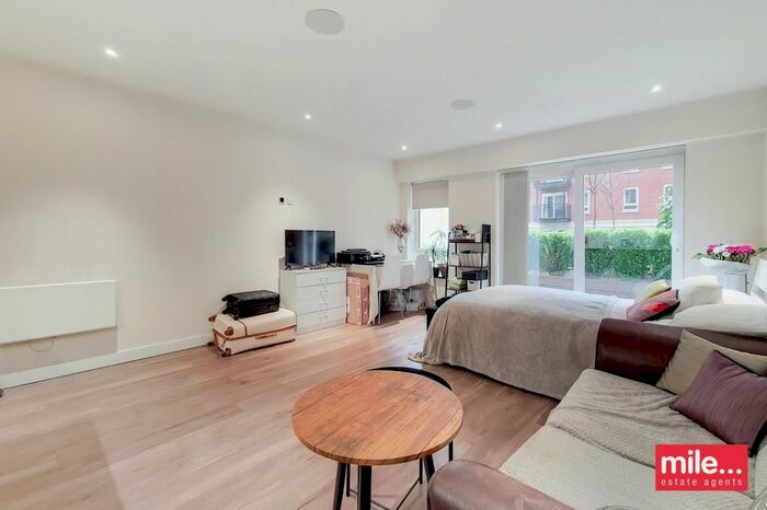 Studio To Rent In Beaufort Square, London, NW9