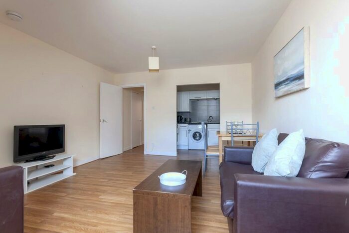 1 Bedroom Apartment To Rent In Trinity Lane, City Centre, Aberdeen, AB11