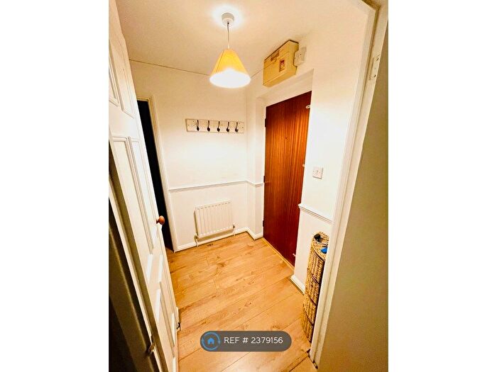 1 Bedroom Flat To Rent In Witts House, Kingston Upon Thames, KT1