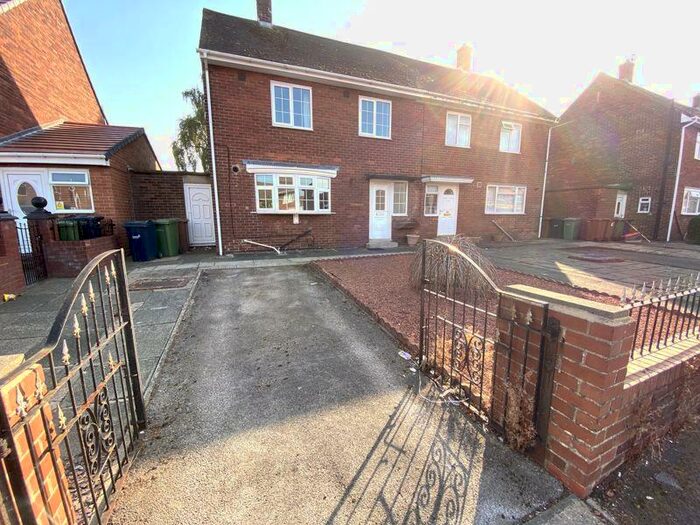 3 Bedroom Semi-Detached House To Rent In Sunningdale Road, Springwell, Sunderland, SR3