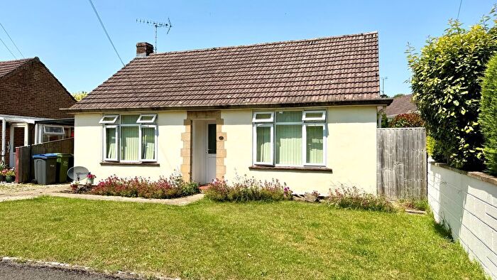 2 Bedroom Detached Bungalow For Sale In Horsebrook Park, Calne, SN11