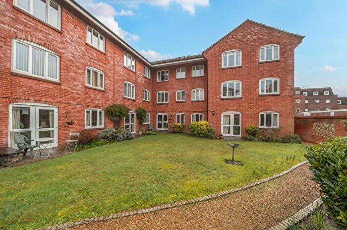 2 Bedroom Retirement Property For Sale In Stockbridge Road, Heather Court Stockbridge Road, PO19