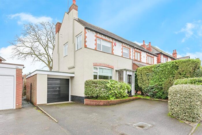 3 Bedroom Semi Detached House For Sale In Tamworth Road, Sutton Coldfield, B75