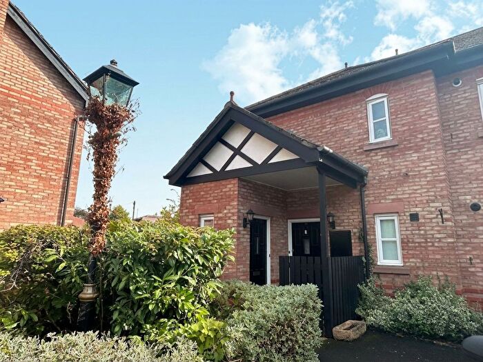2 Bedroom Flat For Sale In Cranford Square, Knutsford, WA16
