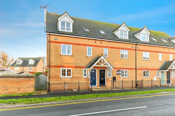 3 Bedroom End Terrace House For Sale In Drift Road, Stamford, PE9