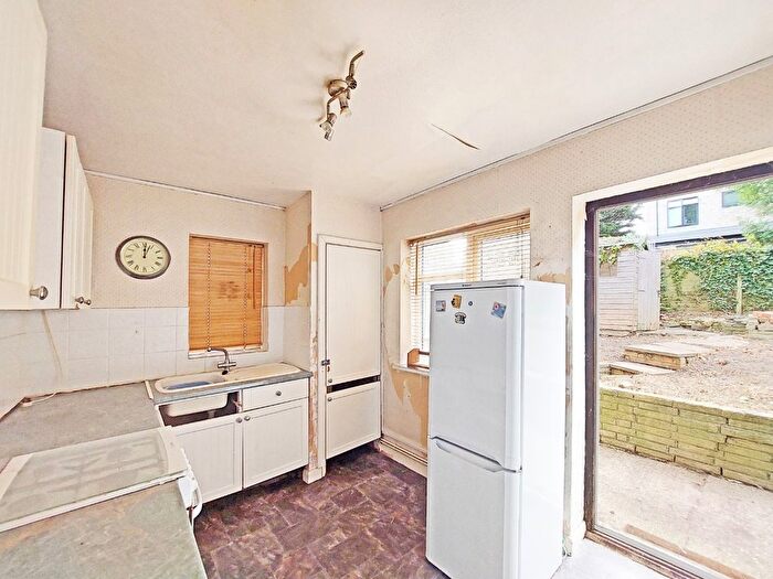 2 Bedroom Flat For Sale In Cunningham Park, Harrow, HA1