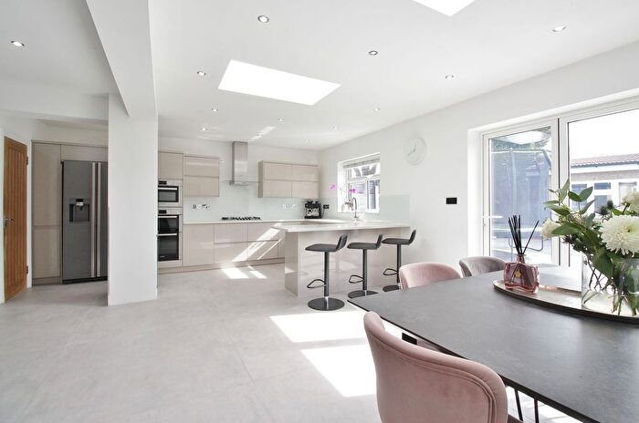 4 Bedroom Semi Detached House To Rent In Elmer Gardens, Isleworth, TW7