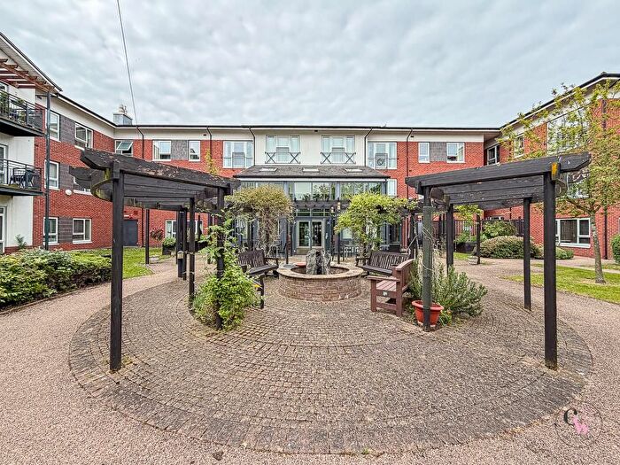 2 Bedroom Flat For Sale In East Road, Middlewich, CW10
