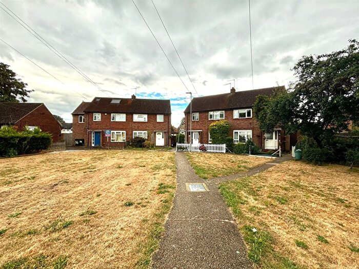 3 Bedroom Semi-Detached House To Rent In Austin Waye, Uxbridge, UB8