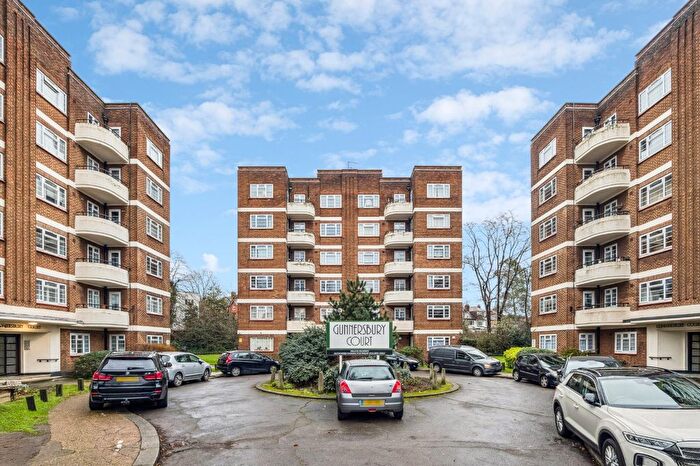 2 Bedroom Flat For Sale In Gunnersbury Court, Bollo Lane, W3