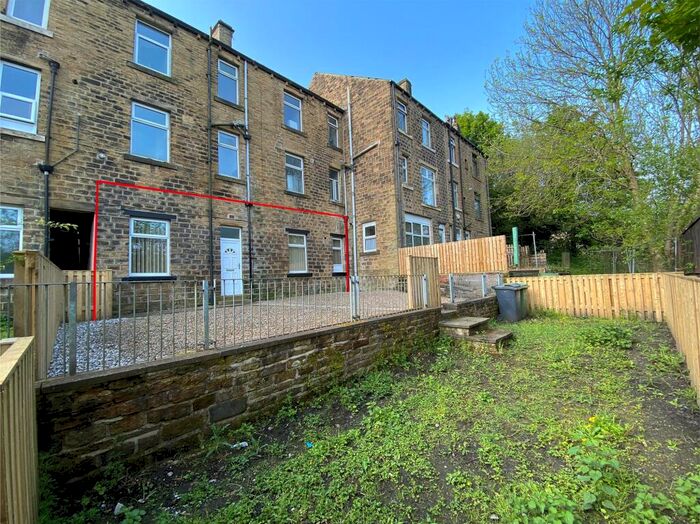 1 Bedroom Terraced House To Rent In Manchester Road, Huddersfield, HD4