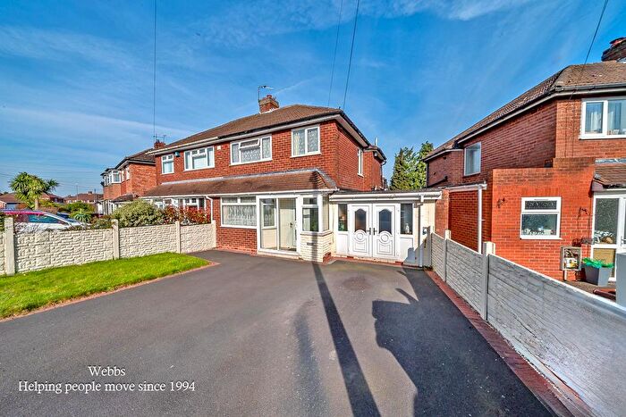 3 Bedroom Semi Detached House For Sale In Chapel Avenue, Walsall, WS8