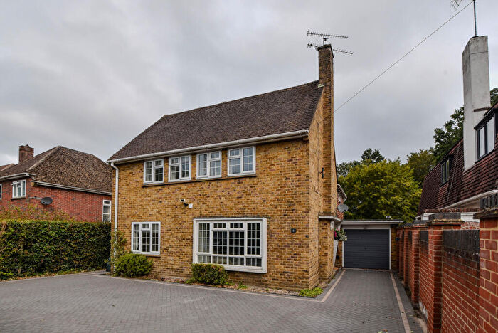 5 Bedroom Detached House For Sale In Prospect Avenue, Farnborough, Hampshire, GU14