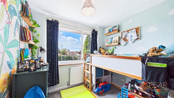 3 Bedroom End Of Terrace House For Sale In Gravelly Crescent, Lancing, BN15