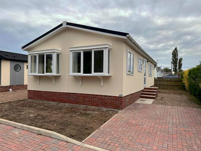 2 Bedroom Mobile/park Home For Sale In Gattington Park, Dogdyke, Lincoln, LN4