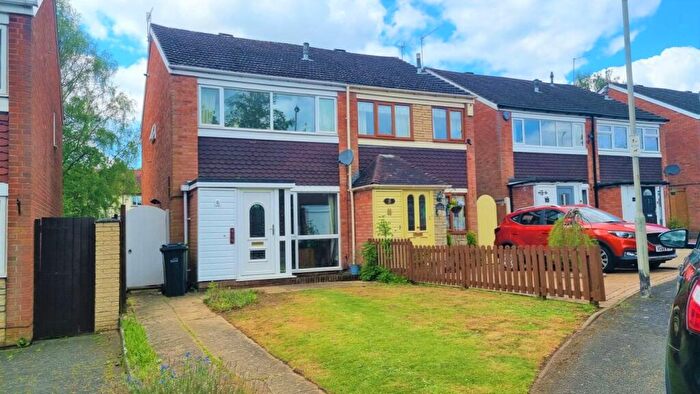2 Bedroom Semi-Detached House To Rent In The Dell, Wollaston, DY8