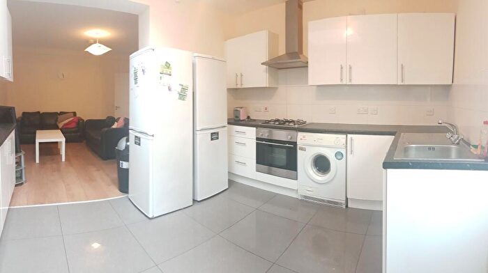 8 Bedroom Semi Detached House To Rent In Mauldeth Road, Manchester, M20