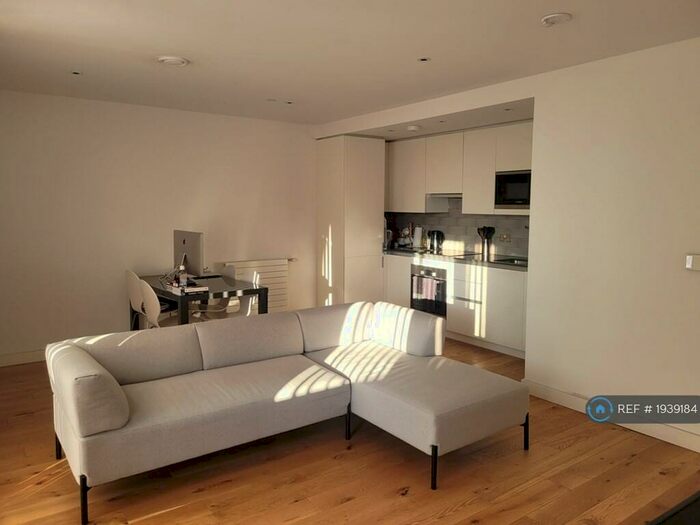 1 Bedroom Flat To Rent In Maud Street, Canning Town, E16