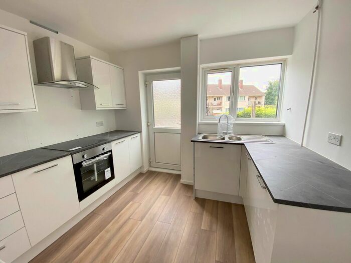 3 Bedroom Property To Rent In Orange Grove, Fairwater, Cardiff, CF5