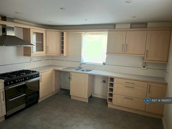 4 Bedroom End Of Terrace House To Rent In Amethyst Drive, Sittingbourne, ME10