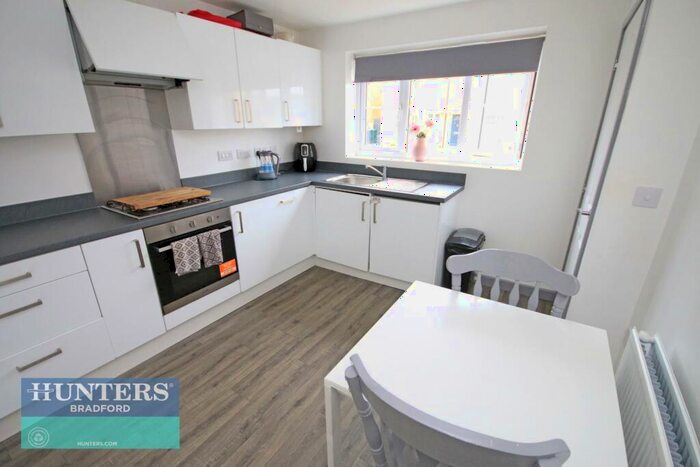 2 Bedroom Semi-Detached House For Sale In Ref Tn - Meadow Bank Allerton, Bradford, West Yorkshire, BD15