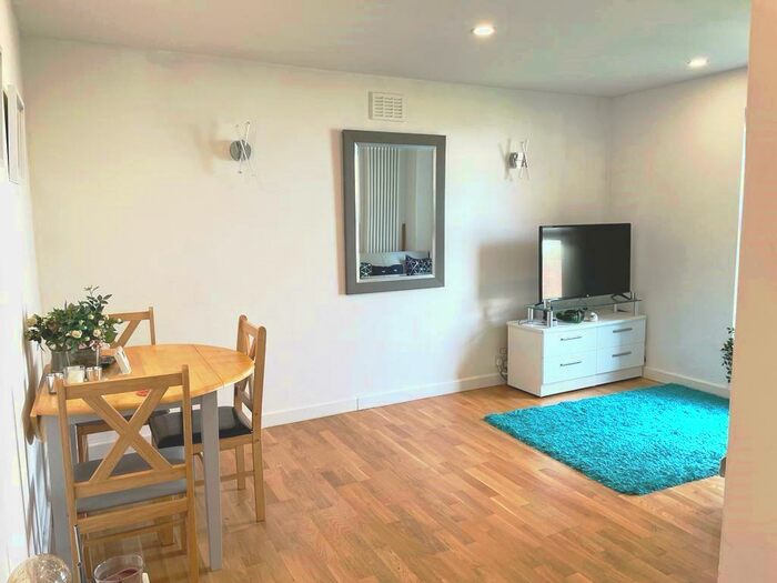 2 Bedroom Apartment To Rent In Viewpoint, Lee Park, Blackheath, SE3