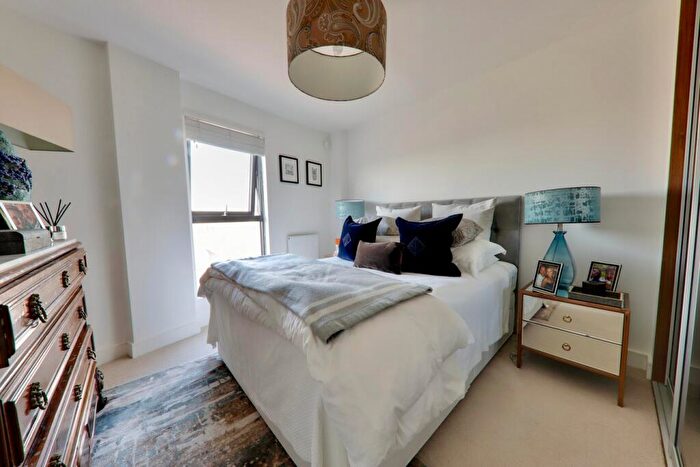 2 Bedroom Apartment To Rent In The Broadway, Loughton, IG10